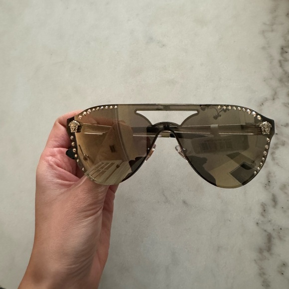 🔥NEW CRYSTAL VERSACE MIRRORED SUNGLASSES 🔥 - Picture 3 of 15